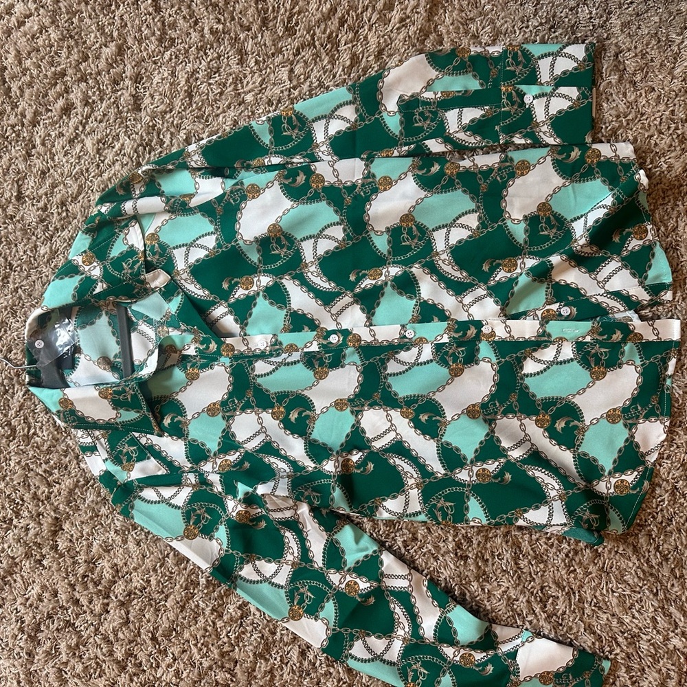 Vici Green and Cream Chain Print Blouse